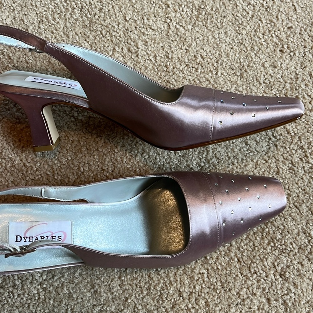 Dyeables pink champagne dress heel with diamond accents on the toes size 10